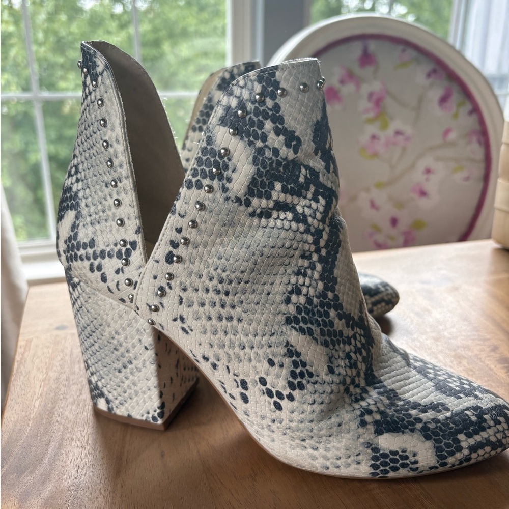 Snakeskin Patterned Ankle Bootie